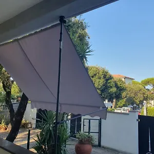 Lecci Al Mare Apartment